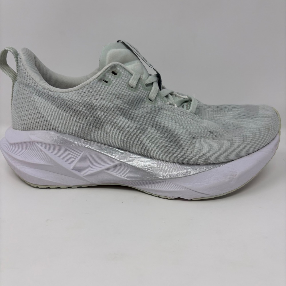 ASICS Novablast 5 Womens Size 7 Mint Silver Athletic Running Shoes (1012B765)